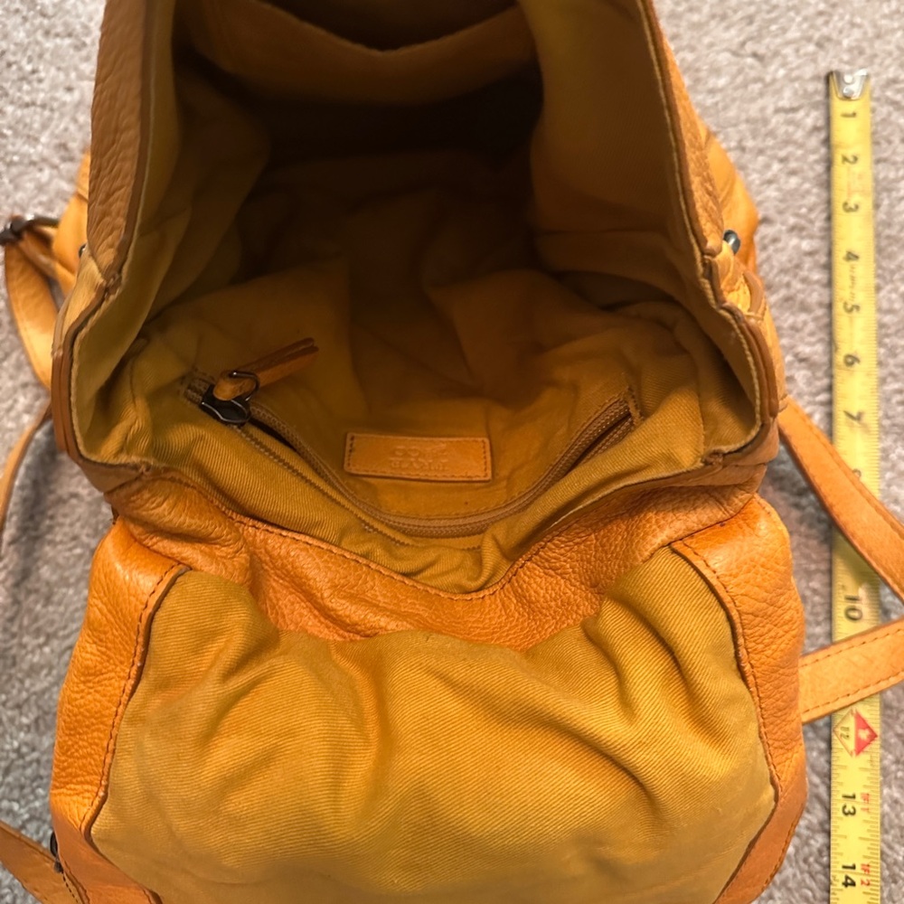 Frye & Co Elegant bright tan Women's Backpack - Picture 6 of 6